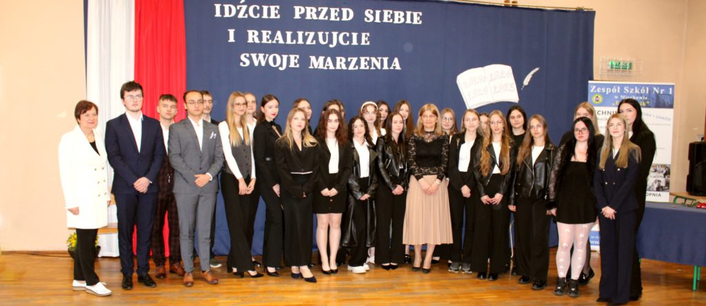 Absolwenci z rocznika 2024/2025 - klasa V P