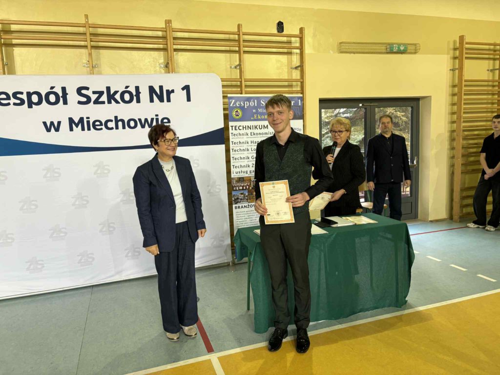 4c165551 d56a 4c7f 960c ebb3078d632a