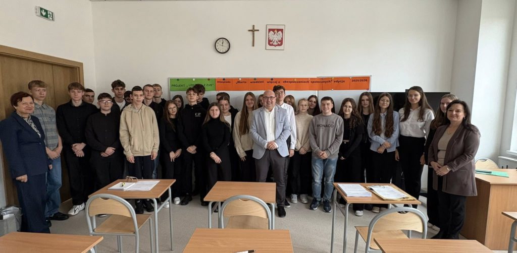 591602423 1257806263037134 5827686540792754063 n